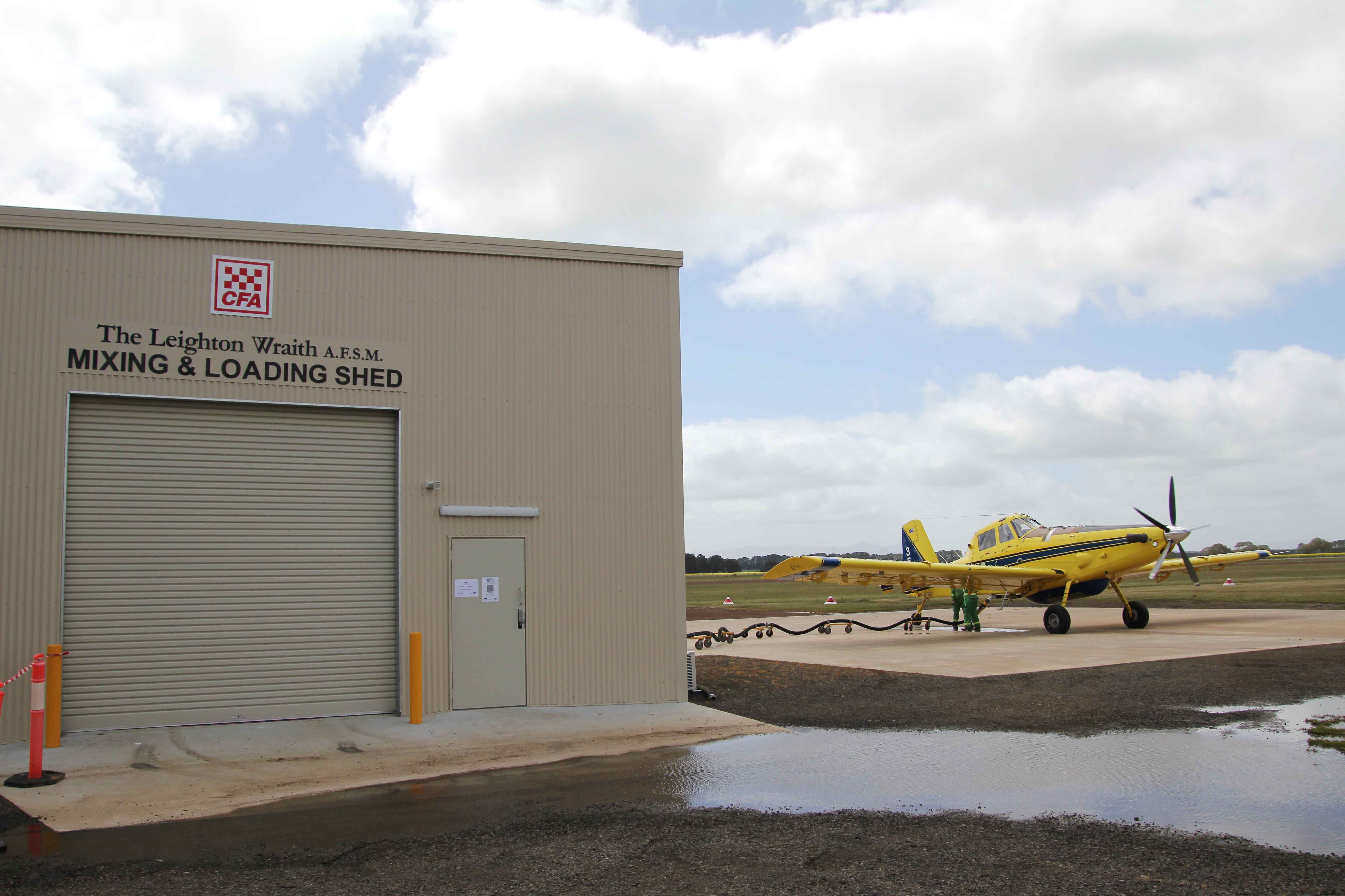 Image of shed and plane